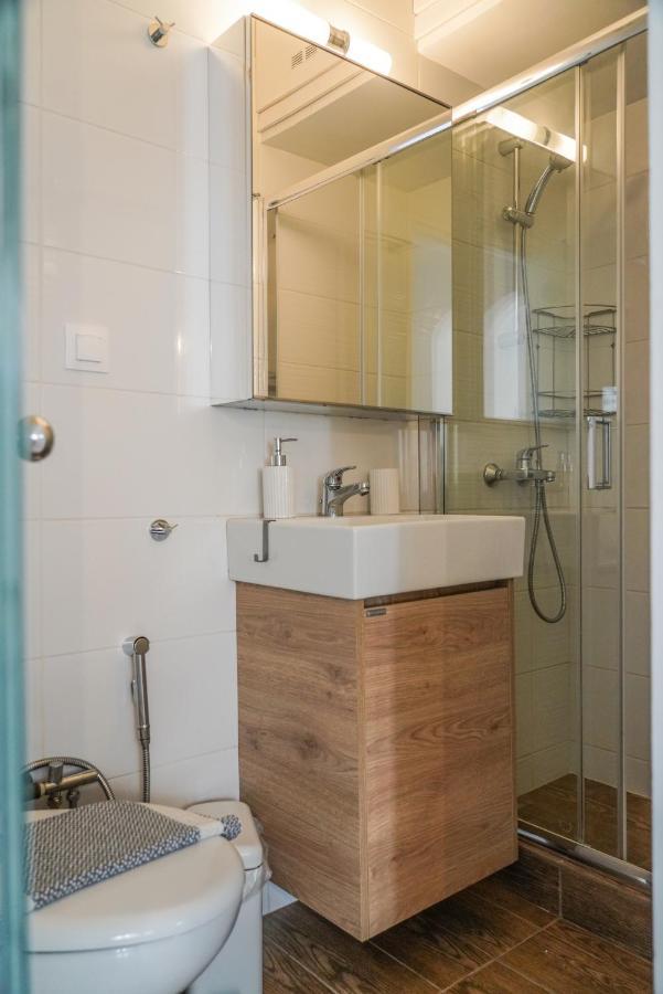 Breeze One Bedroom Apartment By Blupine Athens Exterior photo