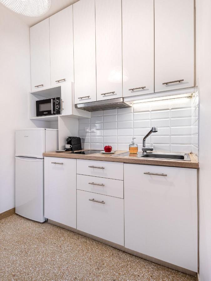 Breeze One Bedroom Apartment By Blupine Athens Exterior photo