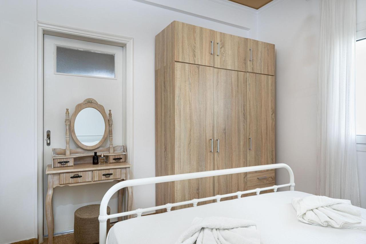 Breeze One Bedroom Apartment By Blupine Athens Exterior photo
