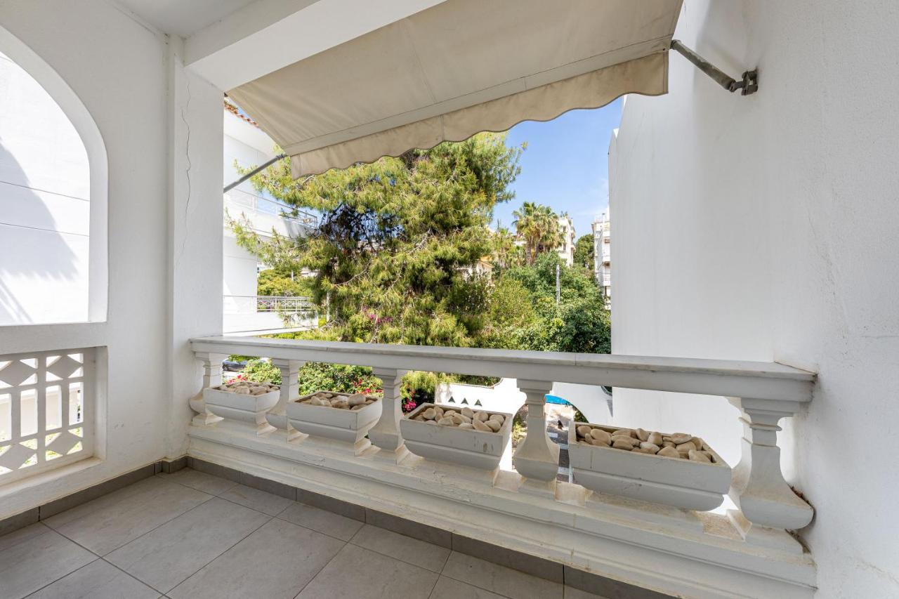 Breeze One Bedroom Apartment By Blupine Athens Exterior photo